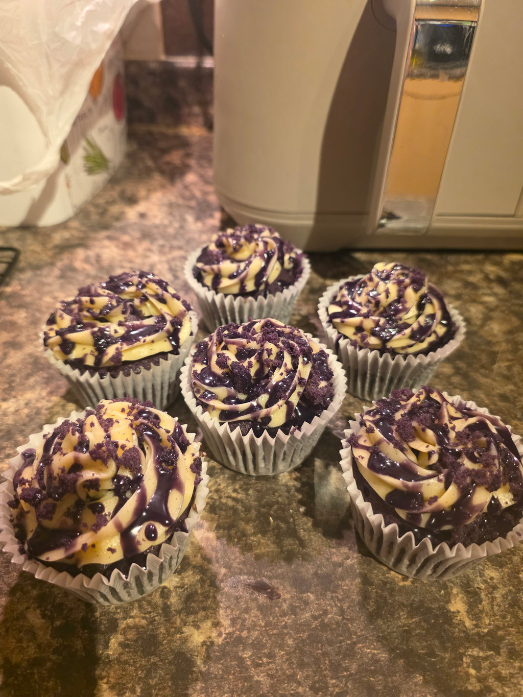 Box of 4 UBE Custard cupcakes